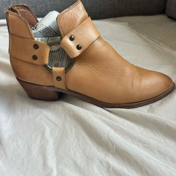 FRYE Carson harness bootie Size 8 - Picture 2 of 6